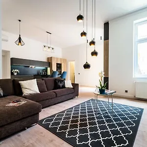  Apartamento Regi Highrise Oasis